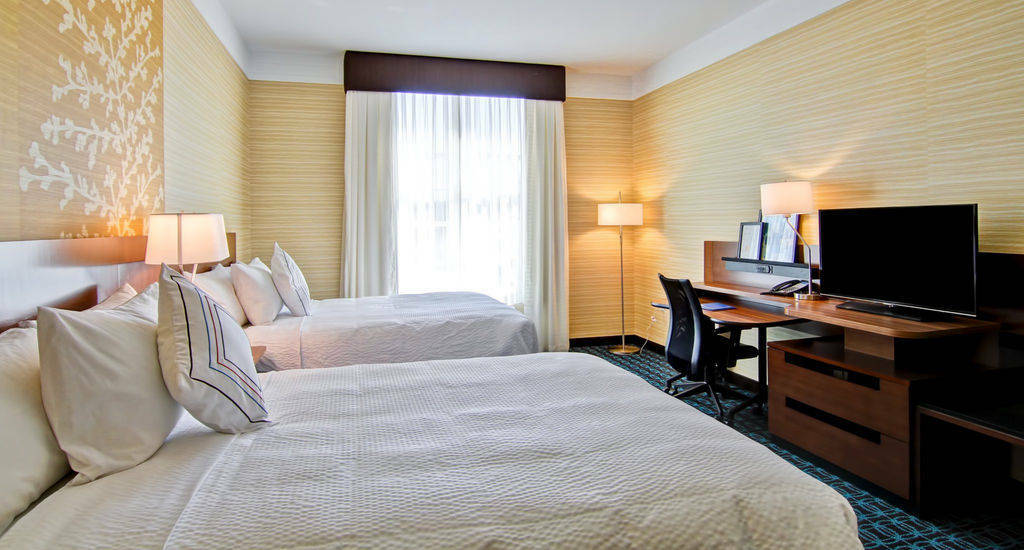 Fairfield Inn & Suites By Marriott Kamloops Exterior photo